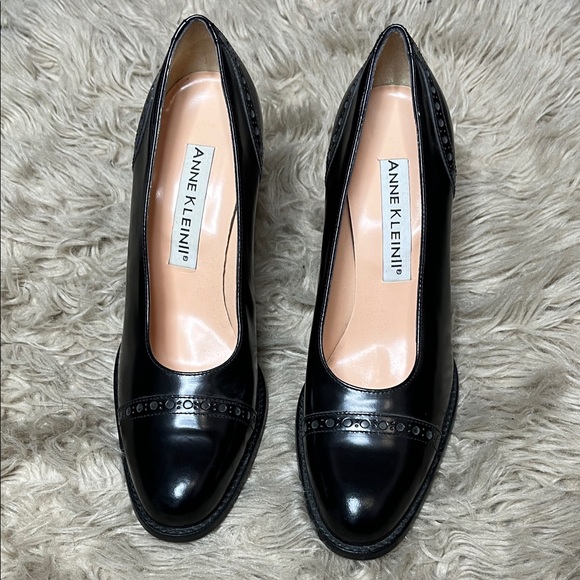 Anne Klein Black Patent Block Heel Pumps with Brogue Detail - Picture 3 of 8